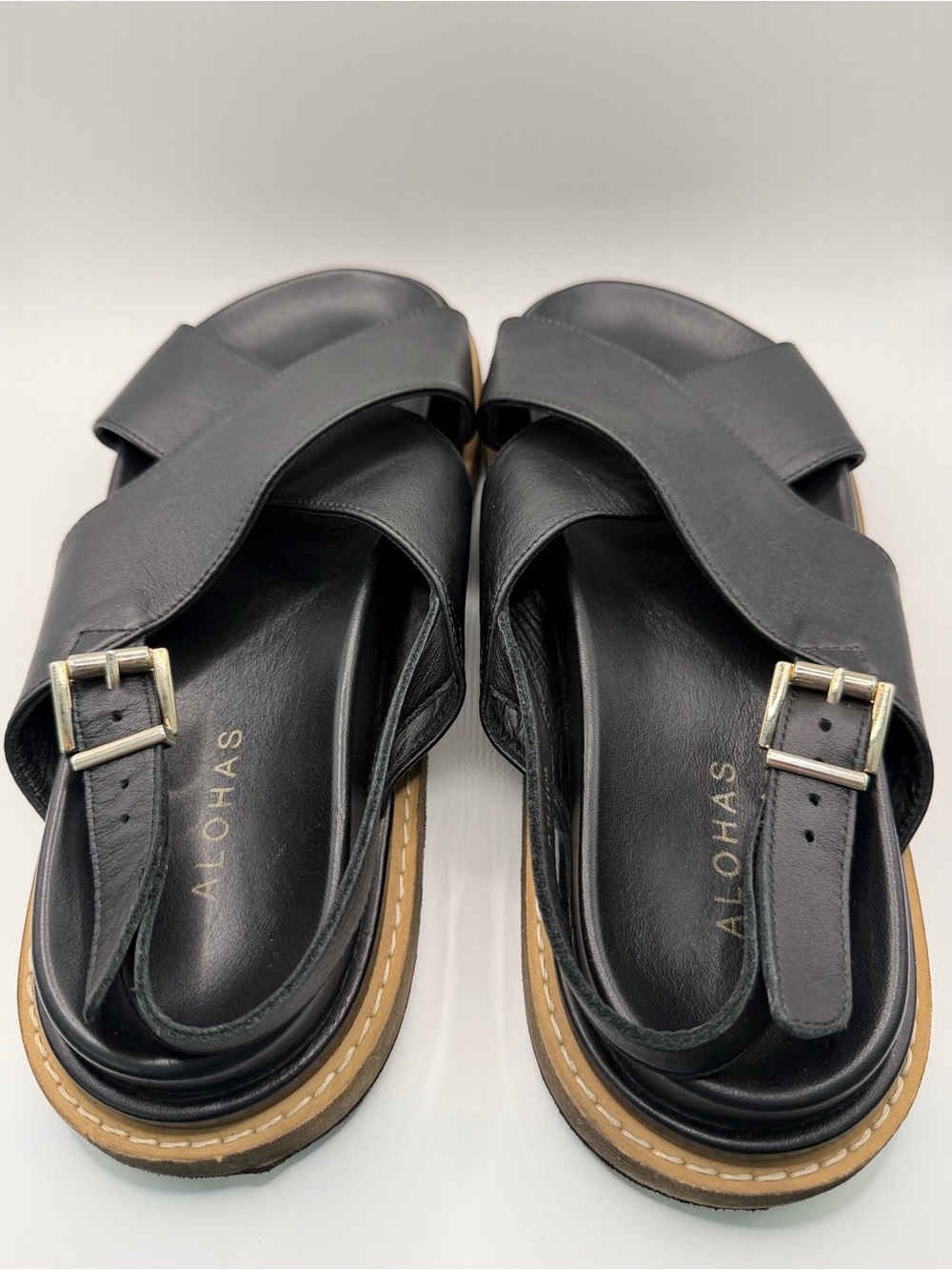 ALOHAS Marshmallow Black Leather Buckle Cross-Strap Sandals